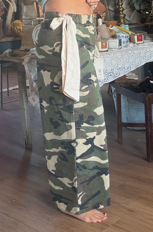 "Bow"hemian Camo Palazzo Pants