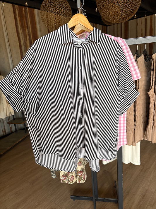 Short sleeve button down