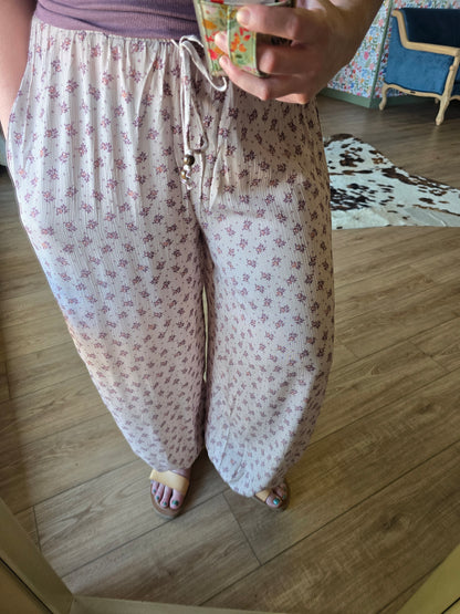 Emberlyn Floral Print Pant